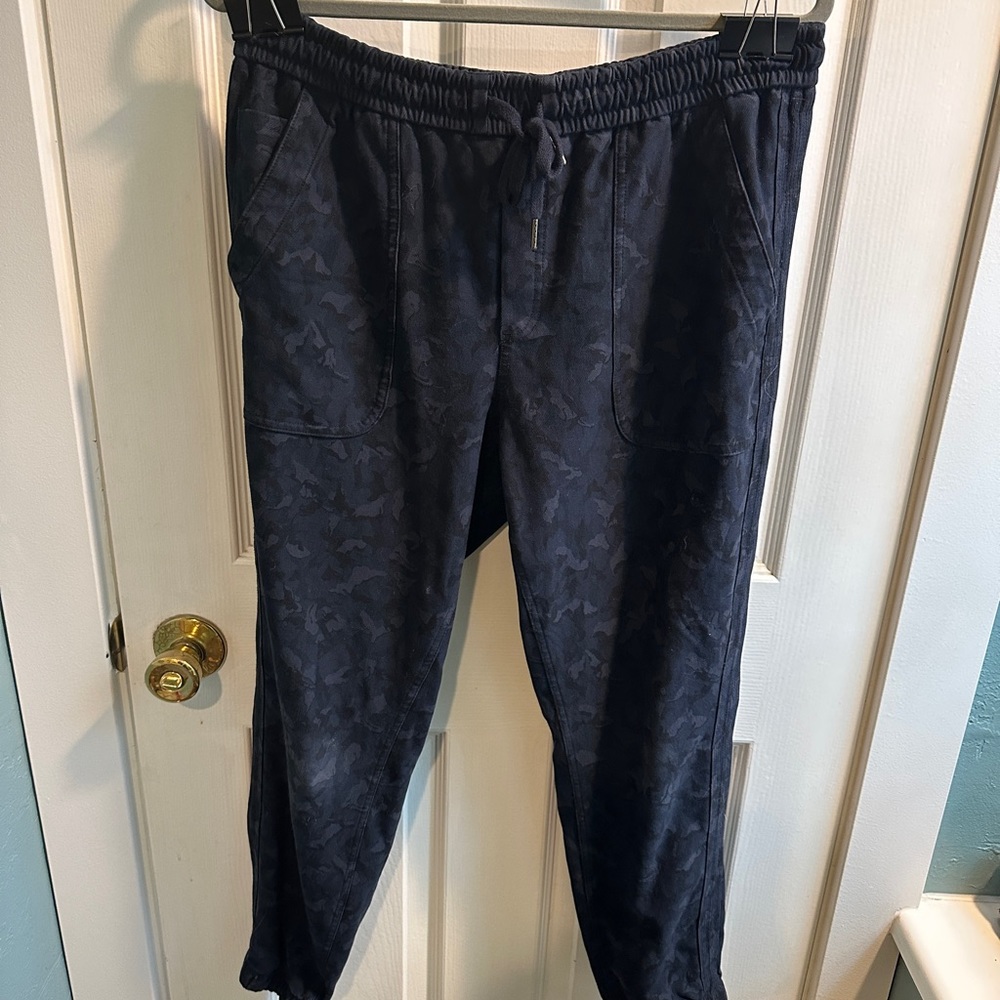 Athleta farallon jogger, blue camo, size 12
